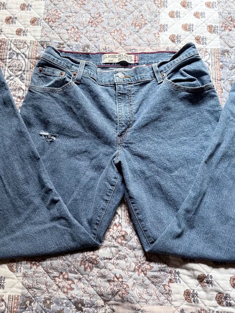 Vintage Y2K 2001 Levi's 550 Relaxed Bootcut Jeans
